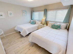 Beach House 503d 2 Bedroom Condo by RedAwning