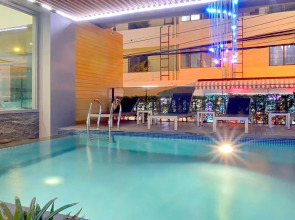 The Scenery City Hotel