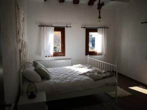 Effrosini Stonehouse Portaria