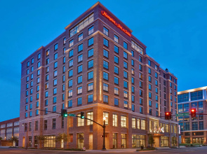 Hampton Inn & Suites Nashville Downtown Capitol View