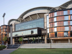 Oval Hotel at Adelaide Oval