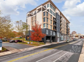 2BR Condo w Balcony Free Tix Walk to Downtown