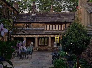 Holdsworth House