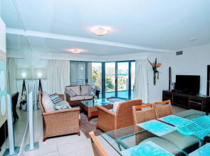 Apartment 409 Pavillions on 1770