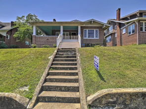 Bristol Bungalow < 1 Mi to Country Music Museum