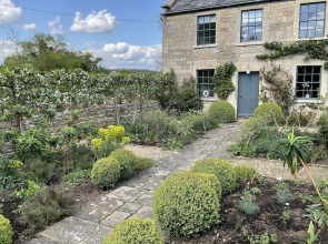 Large Boutique Holiday House With hot tub Near Bath