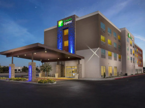 Holiday Inn Express Visalia Sequoia Gateway Area by IHG