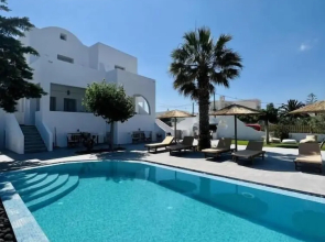 Santorini Villatzio Suites