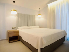 8 Boutique Suites
