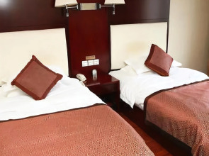 Xinglong Hotel
