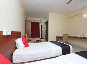 Capital O 37885 Ekamra Inn