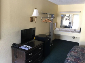 Knights Inn Independence