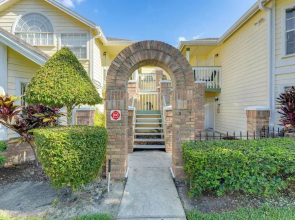 8 Mi to Disney: Resort-style Condo w/ Pool Access