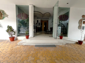 The Sky Imperial Hotel Yahvi