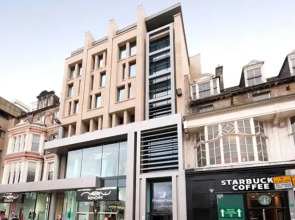Premier Inn Edinburgh Princes Street