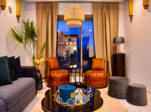 Appartement de prestige climatisé à l'hivernage 400m de la Gare