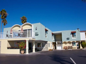 Little Inn By The Bay Newport Beach