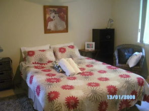 Treetops Lakeside Guesthouse