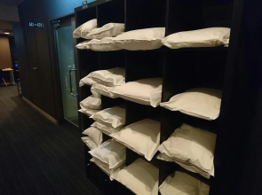 ATSUGI CAPSULEHOTEL – Caters to Men