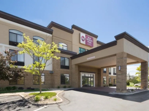 Holiday Inn Express & Suites Cedar Falls - Waterloo by IHG