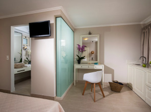 Notos Heights Hotel & Suites