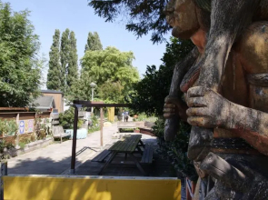 Houseboat apartment with water terrace, free parking, free bikes & fast wifi