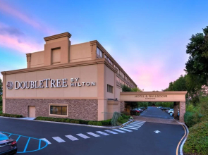 Doubletree Tinton Falls