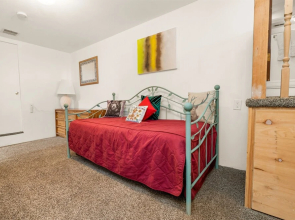 North Shore Chalet - Pristine Cabin With Upgrades And Amazing Lake Views! Hot Tub And Game Room! 5 Bedroom Cabin