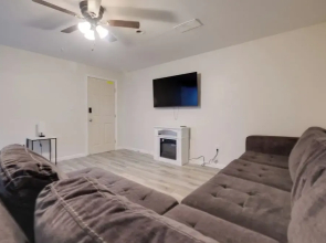 2 Mi to Umd: Apt w/ Free Parking in Silver Spring!