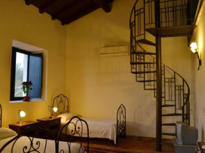 3 bedrooms house with enclosed garden at Mascali