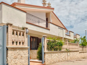 Pleasant Villa in Trani with Barbecue