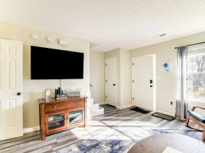 Bowling Green Townhome: 4 Mi to Lost River Cave!