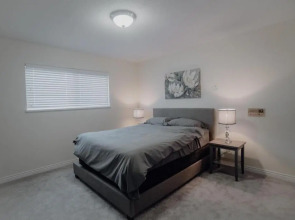 Cozy & spacious beautiful house in heart of the city