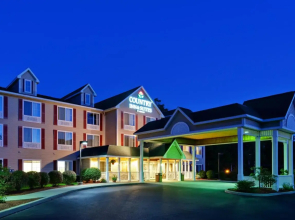 Country Inn & Suites by Radisson, Lake George (Queensbury), NY