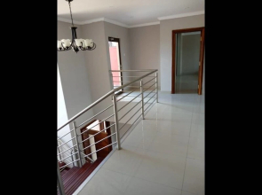 4 Bedrooms Exclusive Apartment in Jesmondin