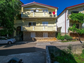 Apartments Danijel-in the Centre of Starigrad