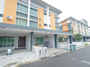 OYO 90186 Tiong's Homestay - Gated Comm