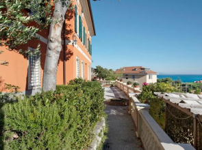 Trilocale in villa vista mare Apt 2