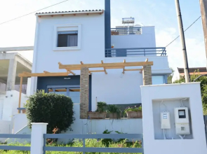 comfortable villa right by the sea