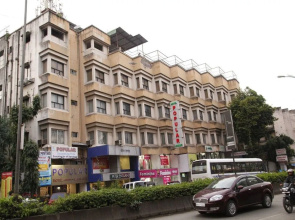 Treebo Trend Popular Hotel