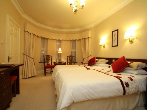 Brook Manor Lodge