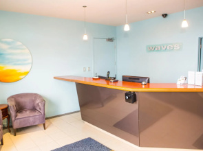 Waves Motel