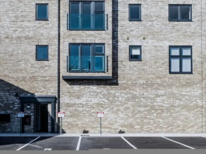Luxury Manchester Apartment - Orange