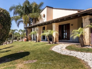 Luxury Garden in Gallina