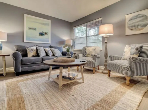 Spacious 3BR Hilton Head Getaway + Pool Access