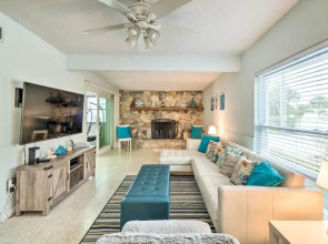 Home w/ Dock, Pool, Kayaks: Walk to Palma Sola Bay