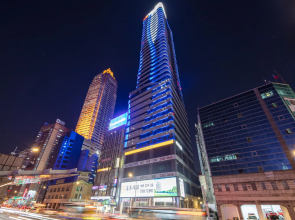 Roaders Plus Hotel Taipei Station