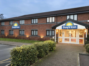 Days Inn by Wyndham Michaelwood M5