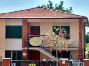 Ginos House Bed And Breakfast