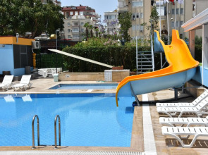 Vi̇va Beach Hotel